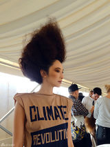 组图：吴佩慈巴黎走秀 西式嫦娥扮唐朝风情