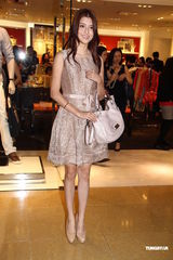 组图：陈嘉桓担心身高不利拍戏 马国明帮旧爱开脱