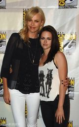 高清图：塞隆斯图尔特比美 宣传《白雪公主和猎人》