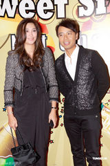 组图：陈百祥摆六十寿宴 谭咏麟狄波拉等道贺