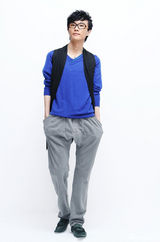 组图：许嵩全新写真曝光 文艺范不忘卖萌