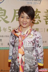 组图：梁安琪曝赌王仍未出院 获赞女强人