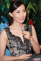 组图：陈法拉黑色蕾丝装现身 文咏珊等待缘分