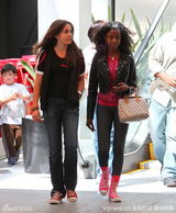 组图：迈克尔-杰克逊女儿帕里斯运动造型亭亭玉立