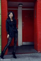 组图：张静初伦敦街头休闲惬意显华丽范