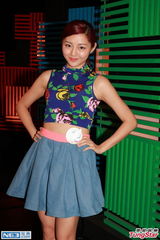 组图：林嘉欣出席活动称要放手让小孩独立