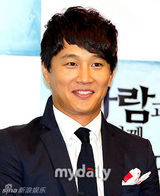 高清组图：车太贤闵孝琳等出席新片《随风而逝》首映