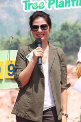 组图：钟楚红找男友要支持环保 送空气和水足够