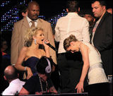 幻灯：希尔顿戛纳狂欢 玩过火失守露底