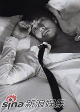 幻灯图集： 荒木经惟黑白影像记录汤唯爱的故事