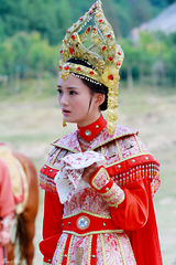 组图：《薛平贵》曝最新剧照 代战吃醋遇平贵安抚