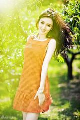组图：张萌拍唯美清新大片 散发初夏沁人清香