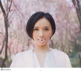 组图：李依玲春日花漾特集 笑靥如花