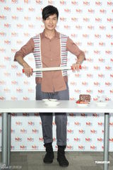 组图：严爵坦言不会追女生 自曝曾有暗恋经历