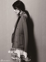 组图：高圆圆登杂志封面 优雅气质尽显低调华丽