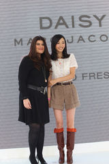 组图：白百何亮相香水活动甜美可人 商业价值突出