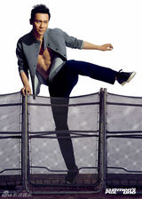 组图：李晨凌空漂浮登封面 挥洒汗水腹肌抢镜