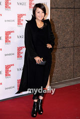 组图：孙泰英黄静茵朴诗妍等出席时尚秀