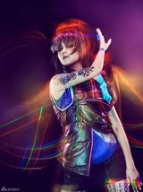 高清组图：范晓萱最新炫彩写真 展现最独特的自我