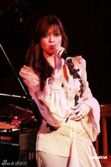 幻灯图集：西蒙娜-莫里纳尼香港开唱 声音唯美