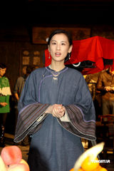 高清：黄圣依李曼演《绝恋》 古装现身横店开机 