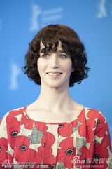 高清图：《未来》发布会 导演米兰达获两帅护花