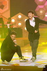 高清图：Twins重现昔日风采 为全面复出做好准备