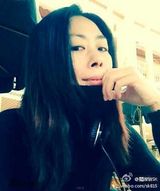 组图：47岁关淑怡时尚冷艳 曝儿子生父是活佛