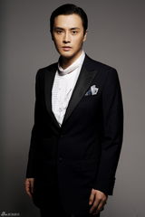 高清图集：刘晓虎复古写真曝光 帅总裁展现成熟魅力