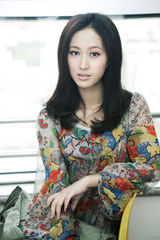 组图：袁志博春日小清新写真