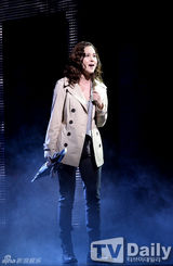 组图：朱元音乐剧《人鬼情》试演 IVY露事业线