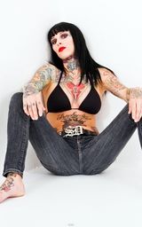 幻灯图集：桑德拉-布洛克“小三”新纹身写真