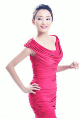 组图：巍子刘芊含戏里夫妻戏外默契自然流露