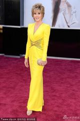 组图：老牌影星简-方达黄裙吸睛亮相奥斯卡