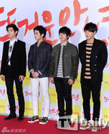 组图：FTIsland朴信惠CNBLUE等捧场李洪基新片