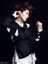 组图：海清黑色系大片展现性感妩媚中性魅力