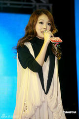 高清：众歌手跨年忙不停 阿Sa(蔡卓妍)陪市民倒数迎2010