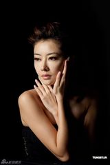 组图：熊黛林分享护眼秘方 钟情精灵大眼男