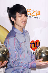 幻灯：S.H.E林宥嘉各拥两首金曲 人气实力受肯定