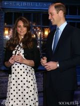 组图：凯特王妃波点裙孕态十足 与两位王子热聊