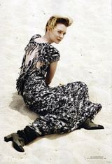 组图：“爱丽丝”米娅-华希科沃斯卡登杂志封面