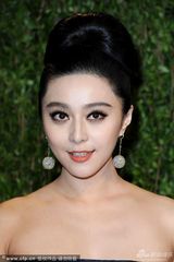 组图：李冰冰范冰冰奥斯卡派对相聚盛装合影