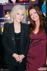 组图：民谣歌后携手苏格兰女声香港开唱