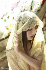 组图：杉本有美裸上身亲近自然 湿身真空秀美乳