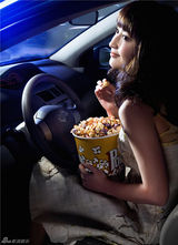 高清图：姚笛时尚大片出炉 潮流一派魅力挥洒