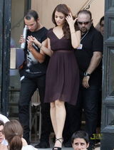 幻灯图集：林志玲和凯特-温斯莱特合拍手表广告