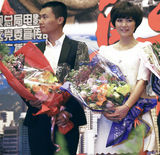 组图：曹曦文现身电影首映 洋装美腿性感魅惑