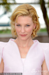 幻灯图集：戛纳开幕片记者会 克劳携布兰切特亮相