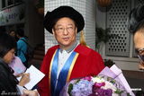 组图：吴思远获颁浸会大学荣誉院士