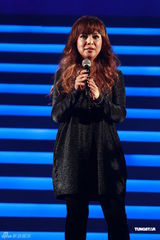 组图：郑丹瑞林珊珊开唱 感激林子祥叶德娴帮助